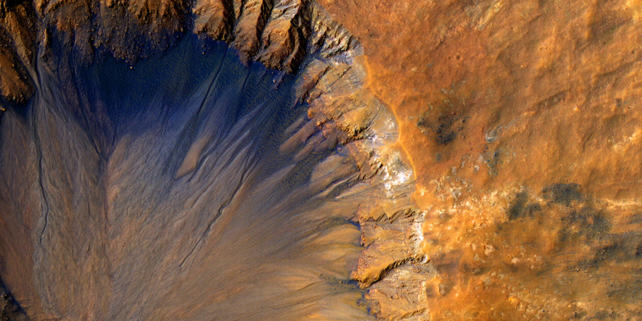 Meteorite crater on mars